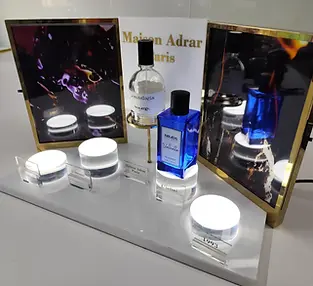 caamatech-cosmetic-display-11.webp