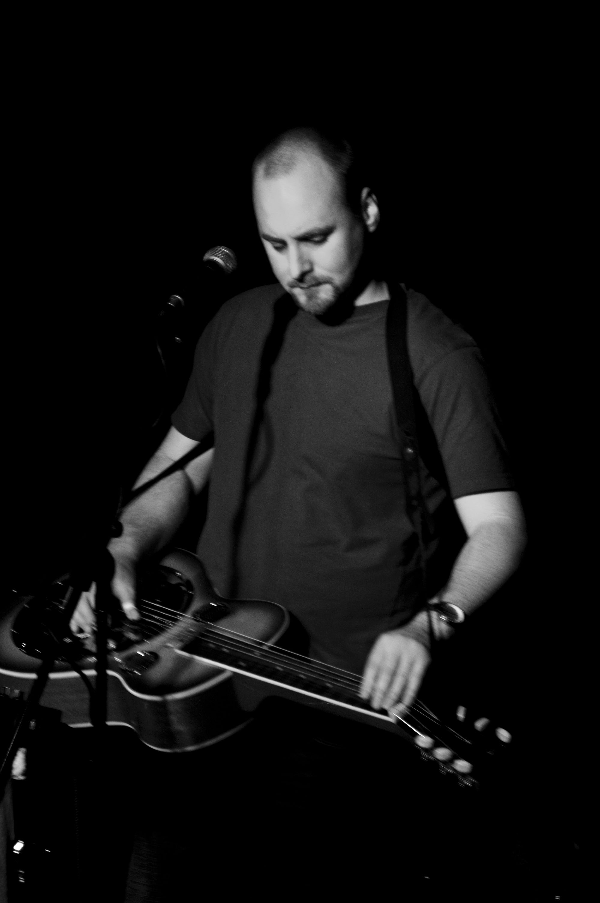 GALLERY Leo James