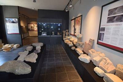 55917824_263014091254545_211208707446197