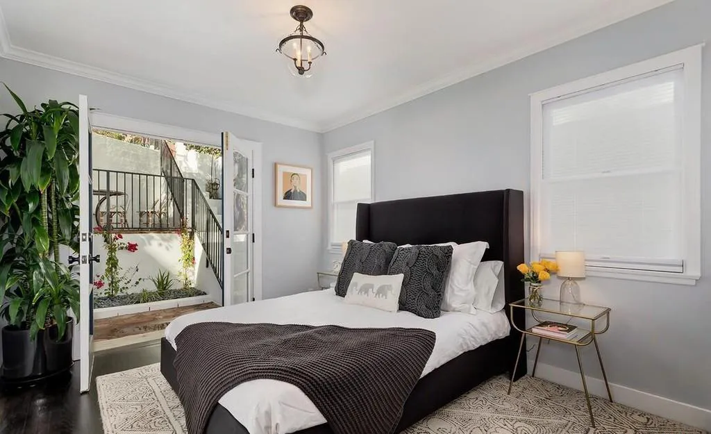 Margot Robbie’s Villa