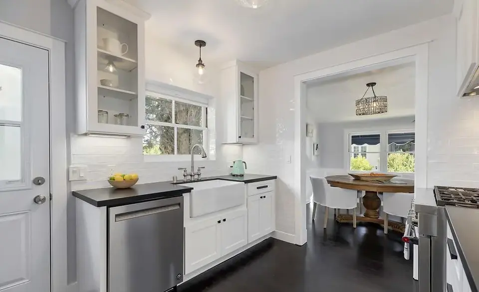Margot Robbie’s Villa