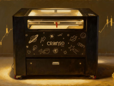 Ploter laserowy CO₂ Crimso z delikatnym wykresem ROI i symbolami walut