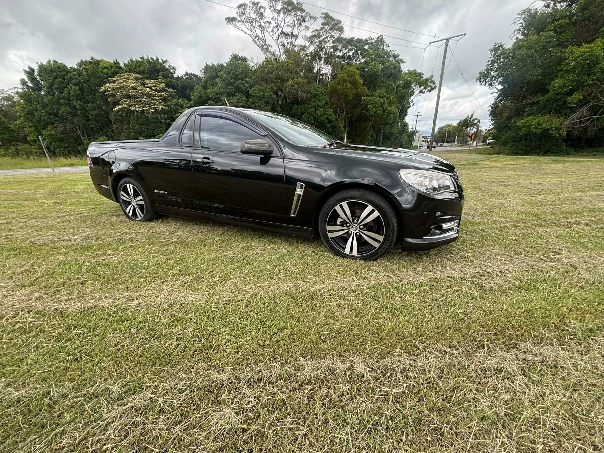 Holden commodore ute vf sv6 storm manual 