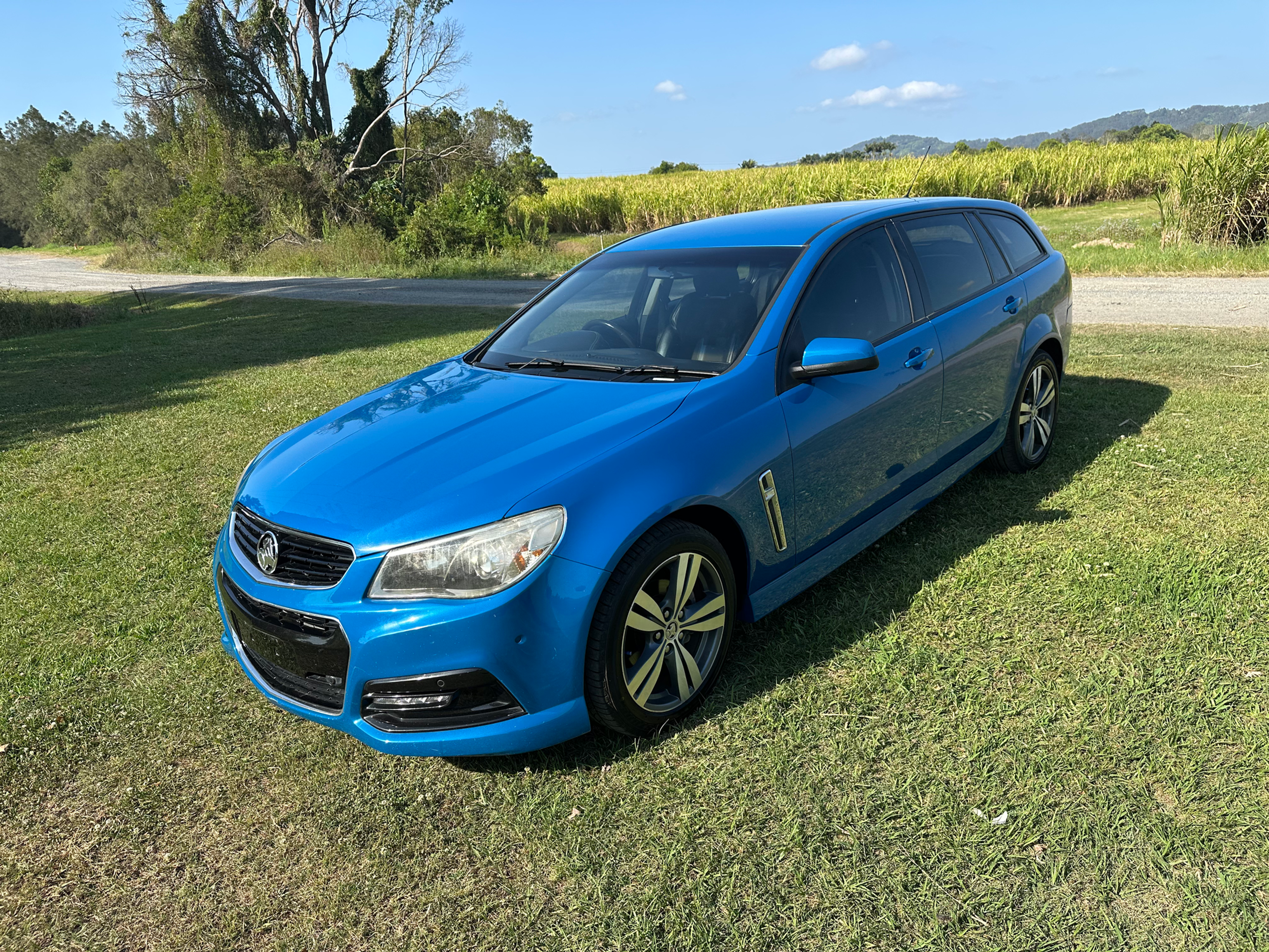Holden commodore sports wagon sv6 perfect blue