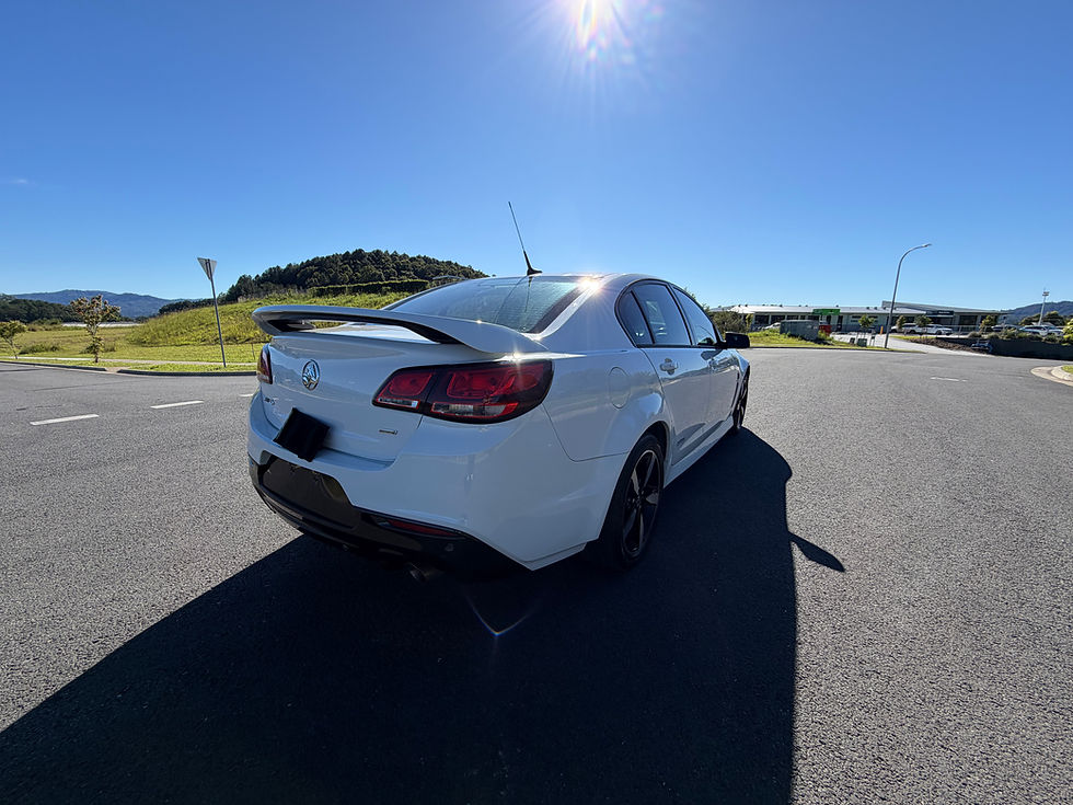 Thumbnail: Holden commodore s2 sv6 black edition .low km 