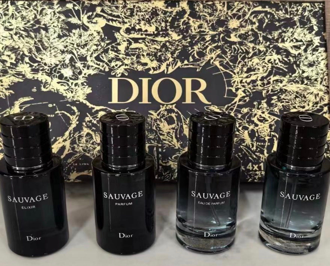 DIOR Sauvage Perfume sets (4pcs x 30 ml) for Men (delivery in 30-120 days).