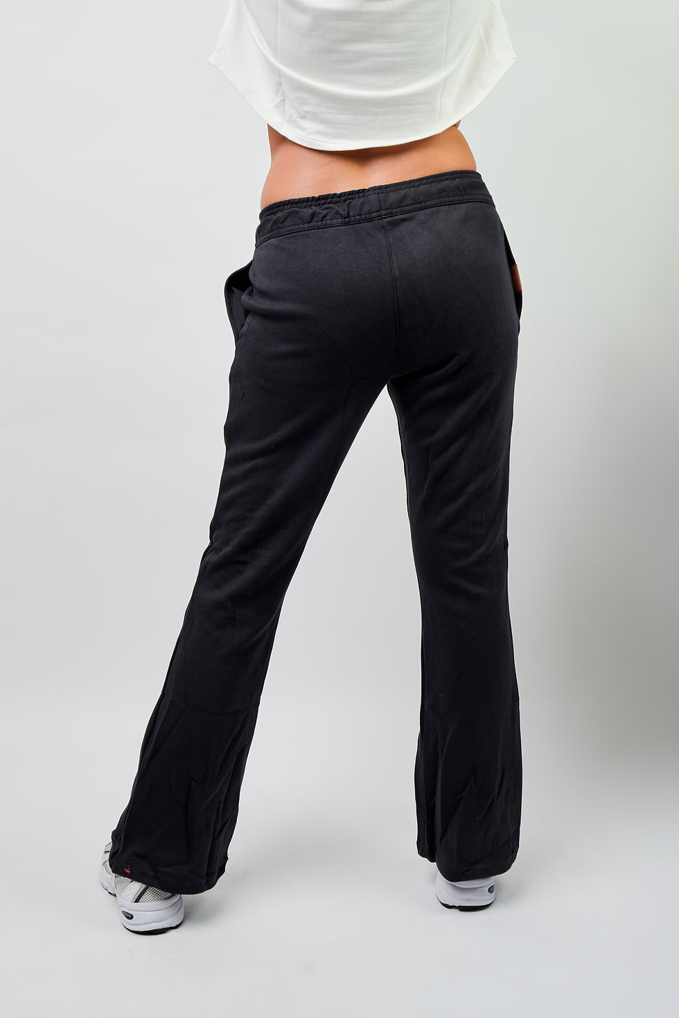 Miniatura: JOGGER FLARE NEGRO DAMA