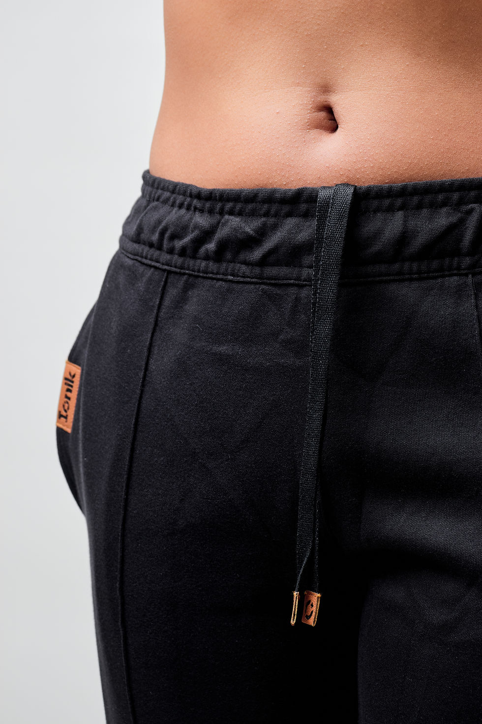 Miniatura: JOGGER FLARE NEGRO DAMA