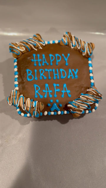 Thumbnail: Square bone birthday cake