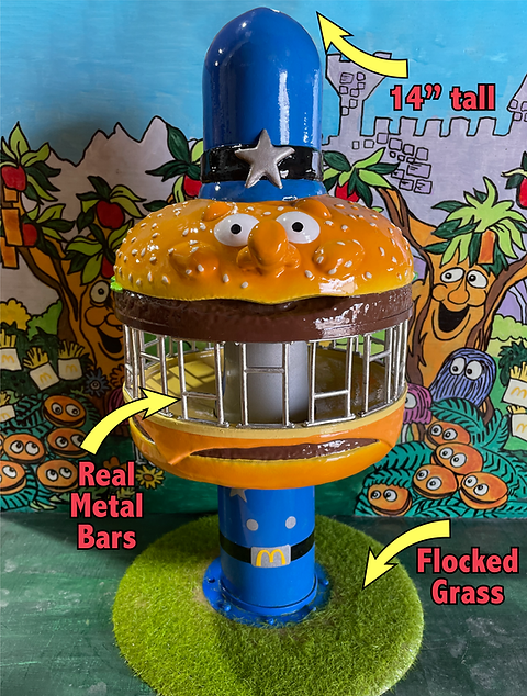 Officer Big Mac jail miniature | Times8
