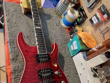 TOP 5 SIGNS YOUR GUITAR NEEDS A PROFESSIONAL SETUP