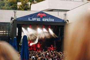 KVIFF-ViktoriePavlovaMattoni - LifeBar-1-3.jpg