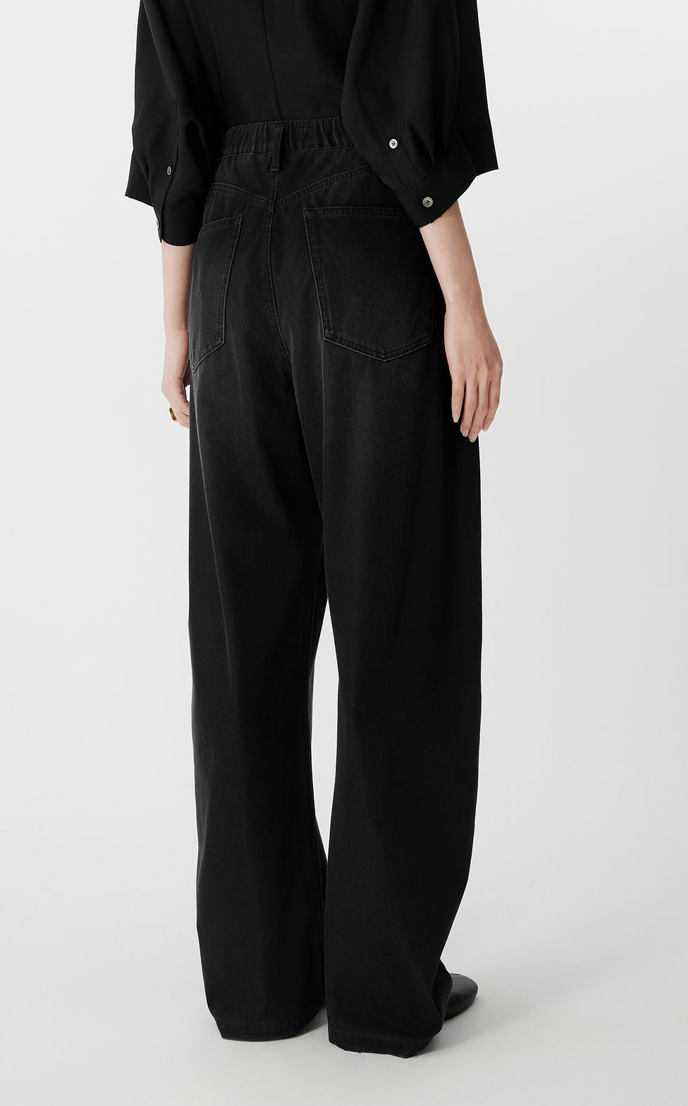 Thumbnail: Light-wash banana jeans