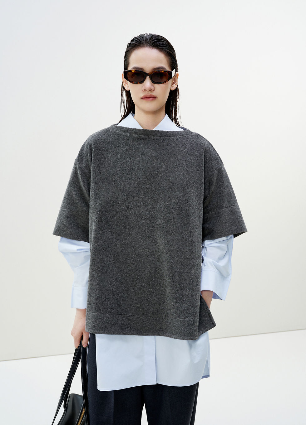 Thumbnail: Wide semi-long-sleeved shirt