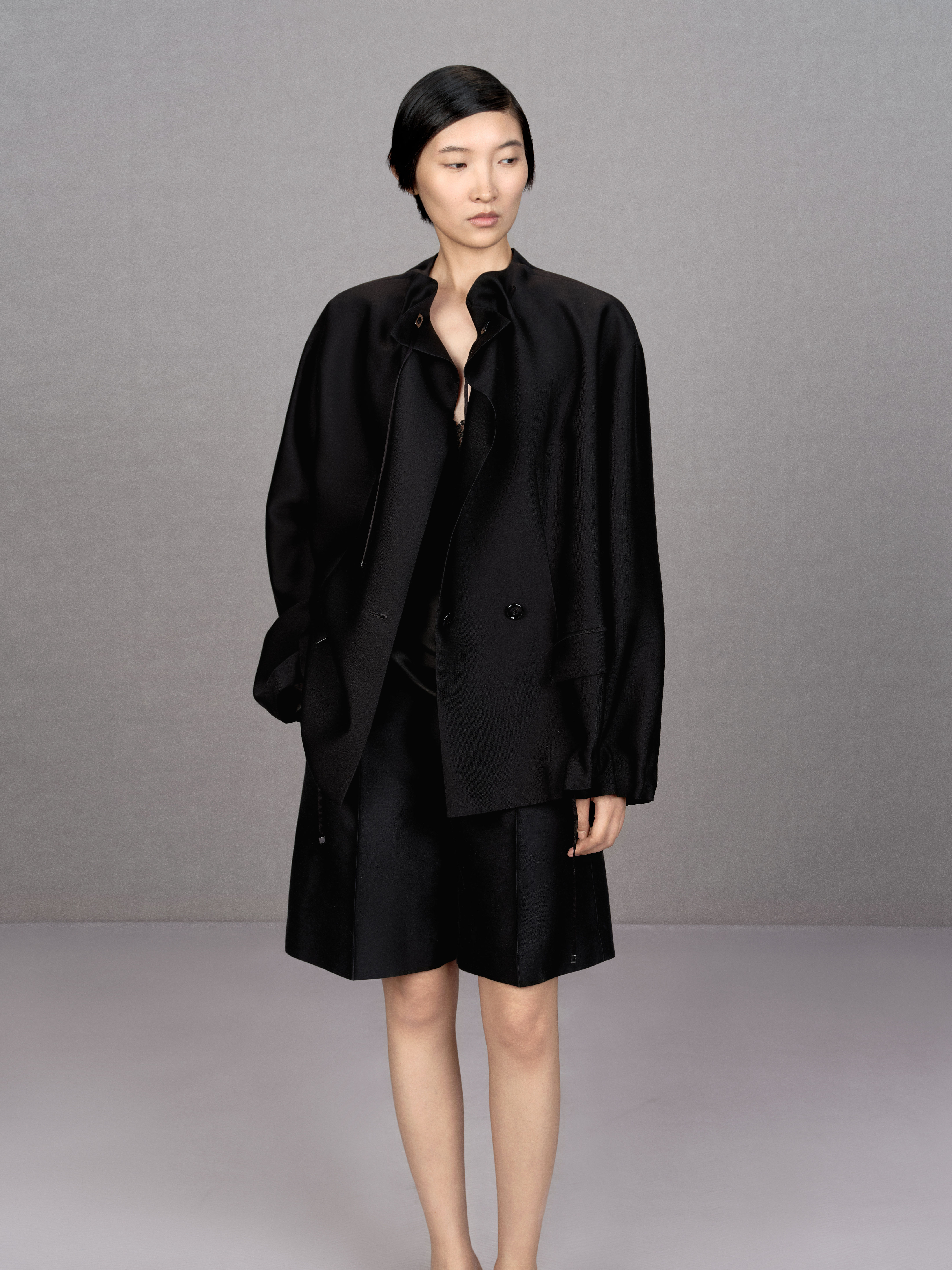 Oversize drawstring collarless blazer