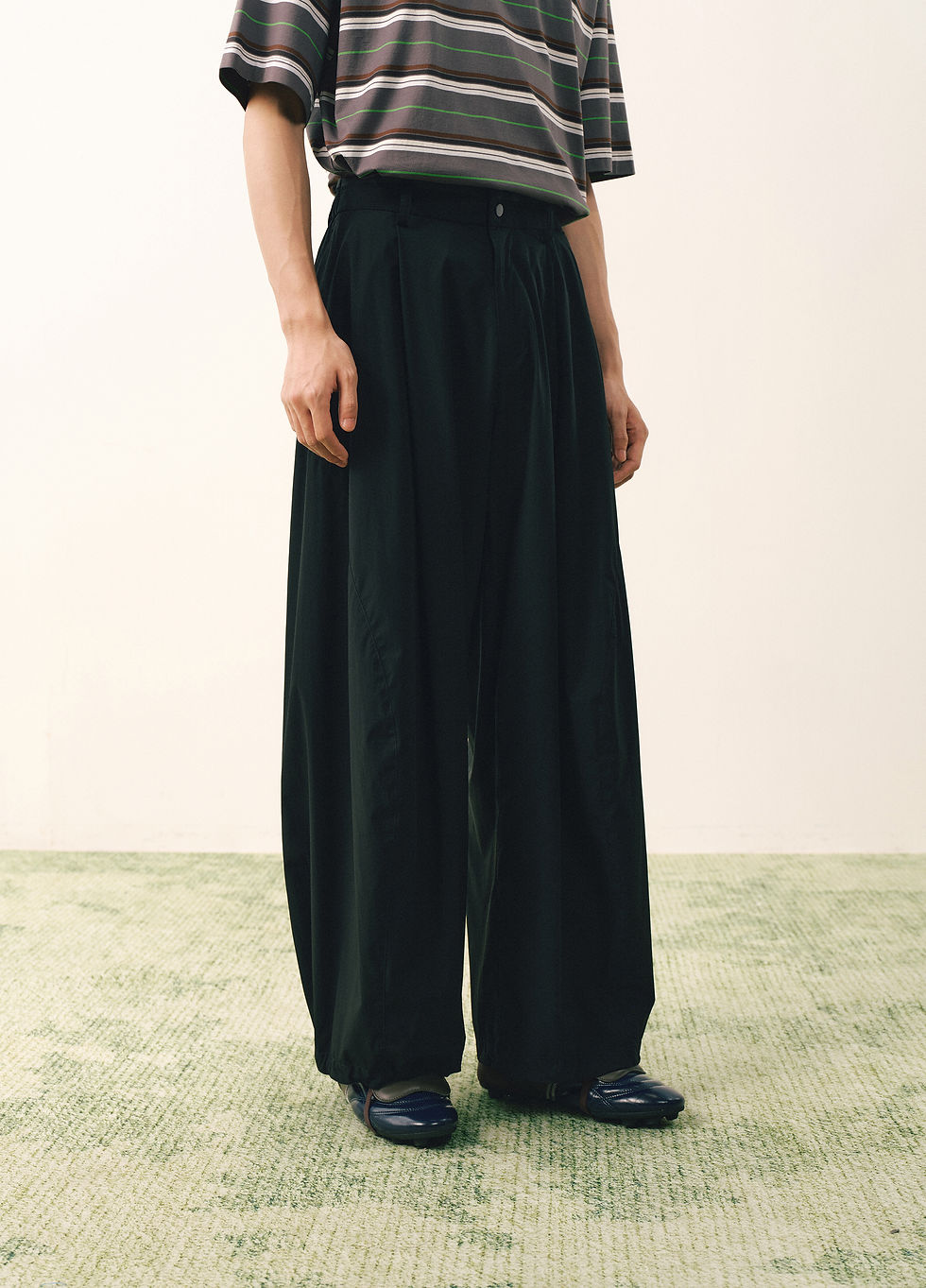 Thumbnail: Wide-leg trousers