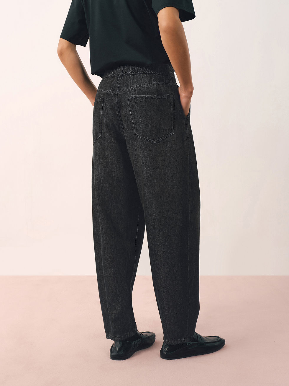 Thumbnail: Pleated loose-fit jeans