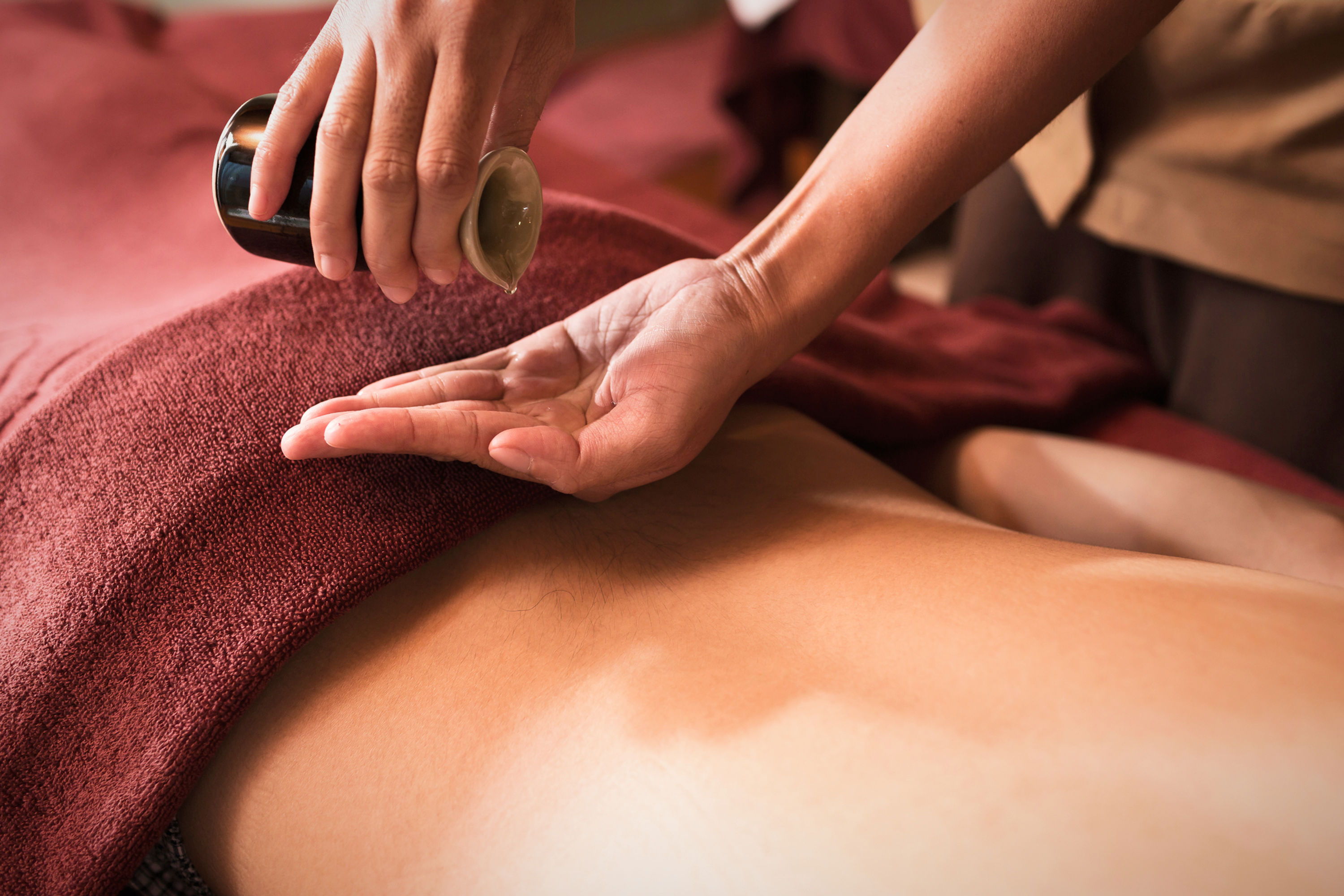 Illustration of a neck massage