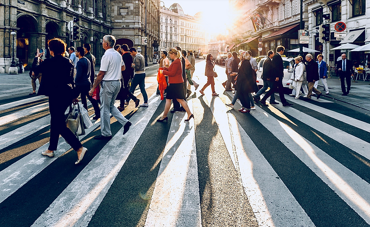 Zebrastreifen, Menschen, Gegenlicht_unsp