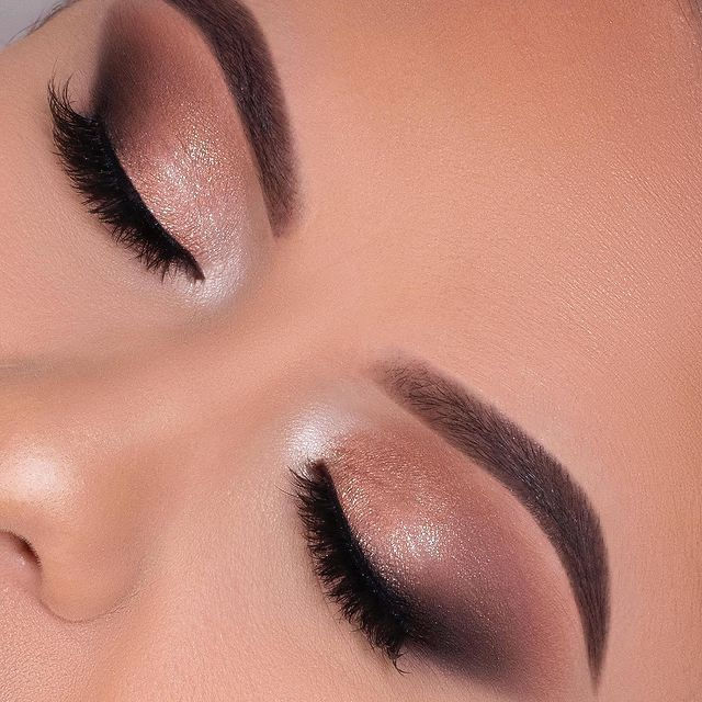 Eye makeup
