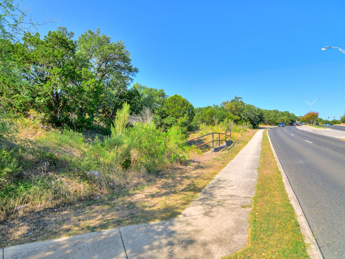 Commercial Property at Evans Rd & Knights Cross Zoned