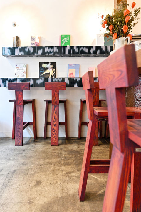 Photo d'un espace de l'intérieur d'un café rénové