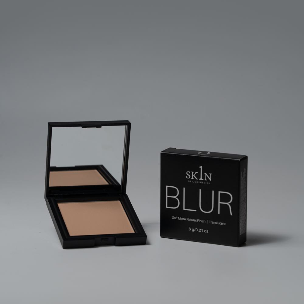 Blur -
Weightless, Translucent Finishing Powder