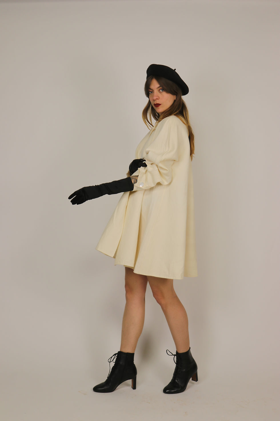 Thumbnail: 1980's AKRIS Wool Coat with Mother of pearl buttons - Size M