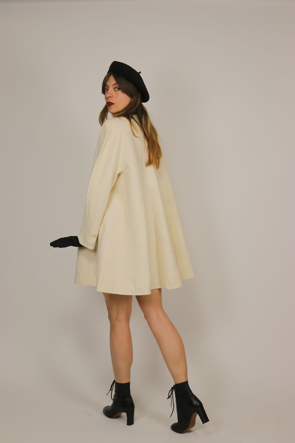 Thumbnail: 1980's AKRIS Wool Coat with Mother of pearl buttons - Size M