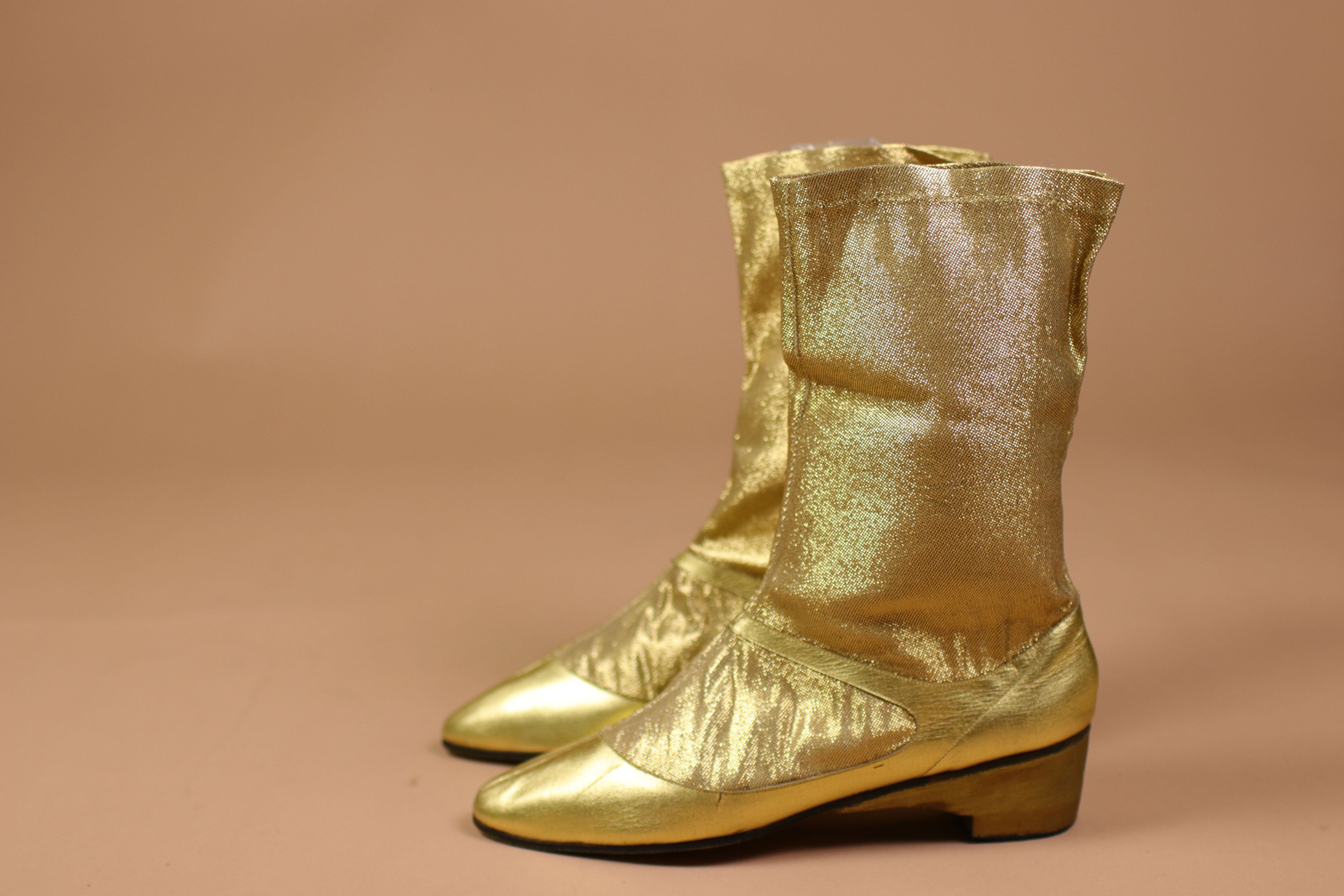 COLLECTOR PIECE - 1960s Gold Gogo Boots - Size 38 1/2