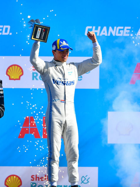 Reigning champion Nyck de Vries wins second race in 2022 Shell Recharge Berlin E-Prix double-header
