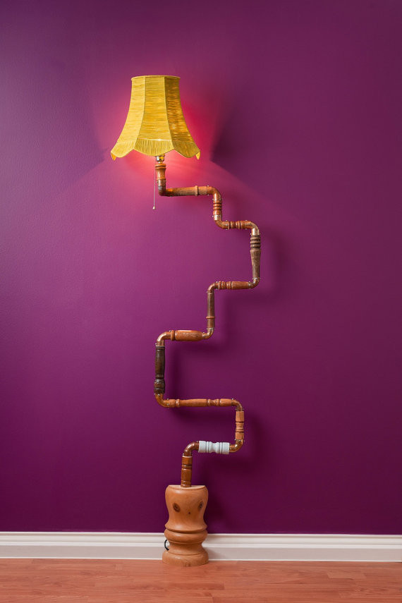 Lovely Legs climbing wall lamp