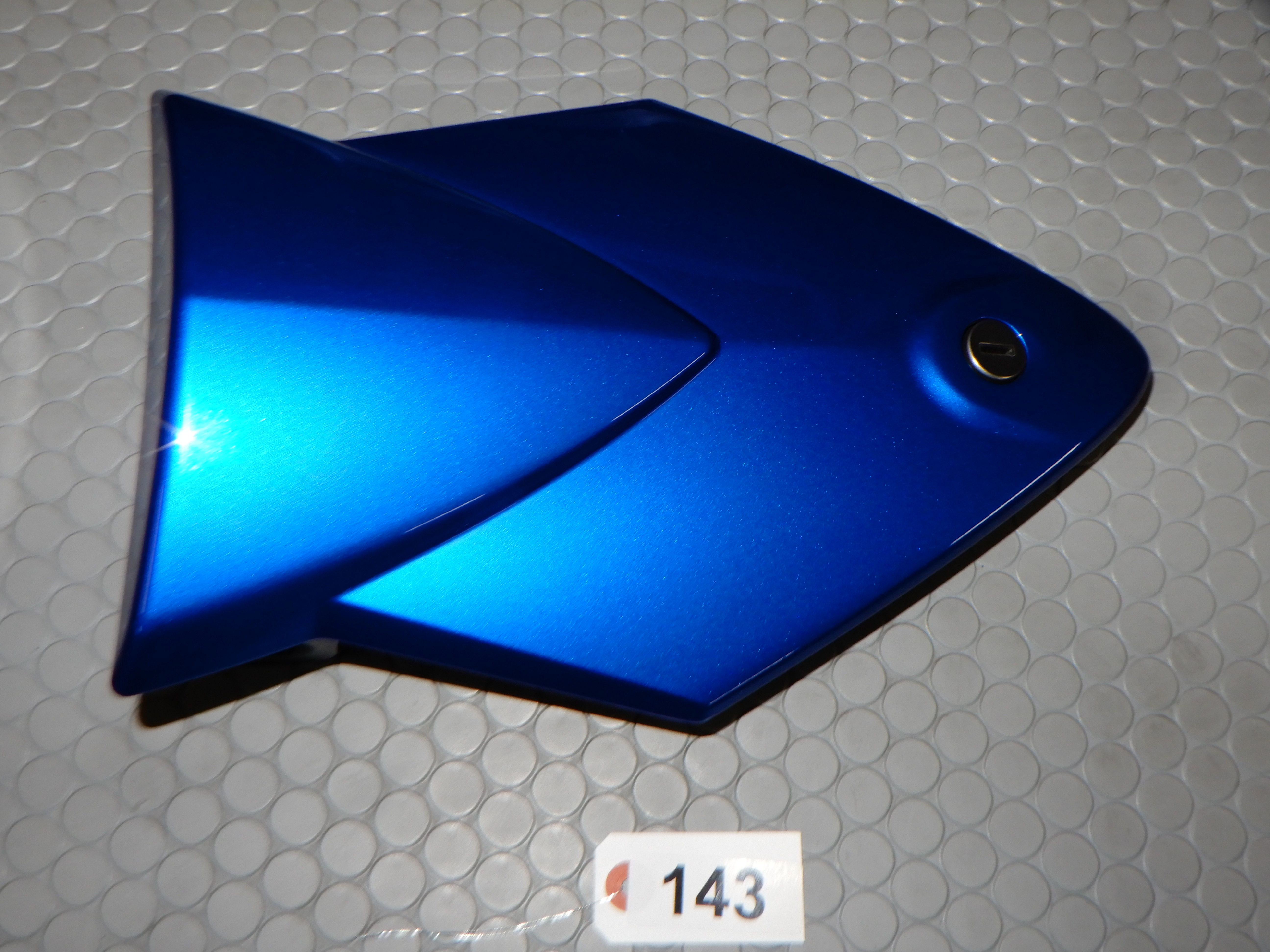 #143(BMW S1000RR タンデムシートカバー）