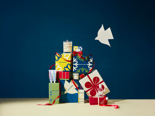 [2025년 11월 뷰티뉴스]  전통화 현대의 경계를 넘나드는 대담하고 예술적인 홀리데이 패키징 멜린앤게츠(MALIN+GOETZ) 2025 홀리데이 컬렉션 ‘슈퍼그래픽 에디션’ 기프팅 제안