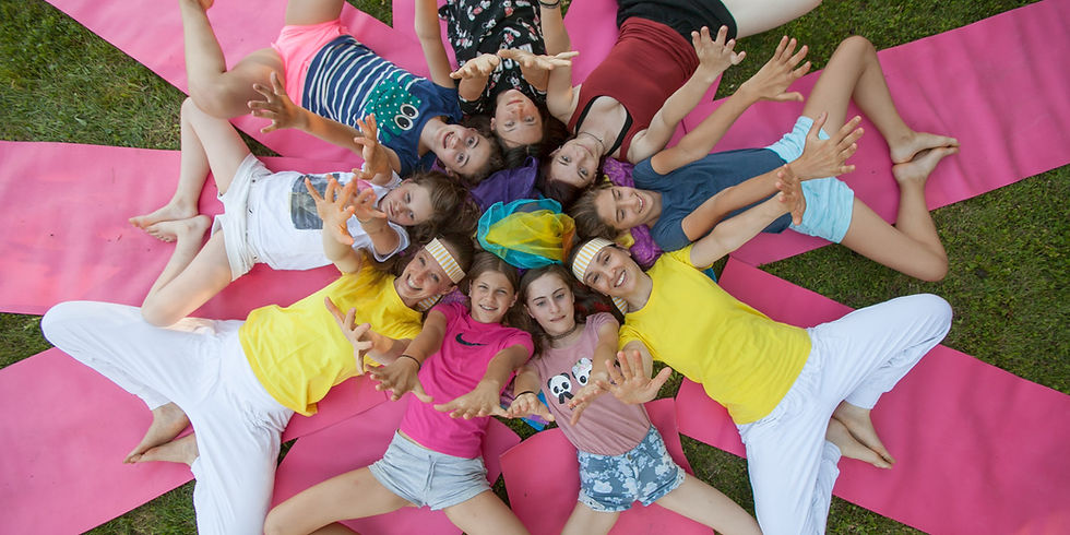Teenageryoga-Praxis mit Sibylle Schöppel