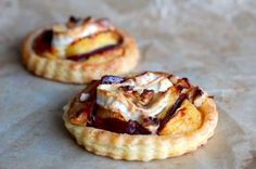 *Tartelette de magret fumé et crottin de chèvre *