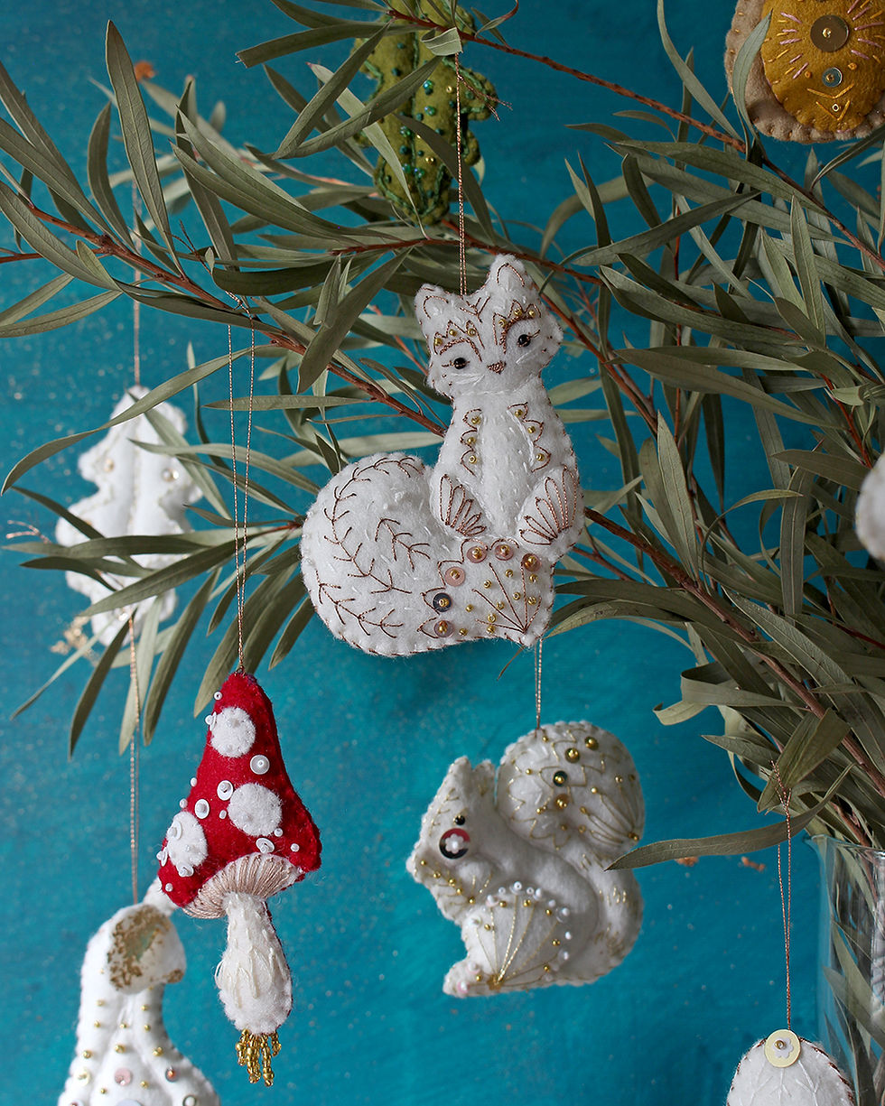 Thumbnail: Woodland Wreath and Decorations embroidery pattern PDF