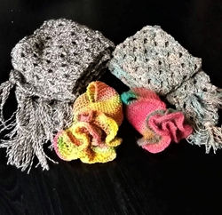 A family of woollen scarves for my friends in Landerneau