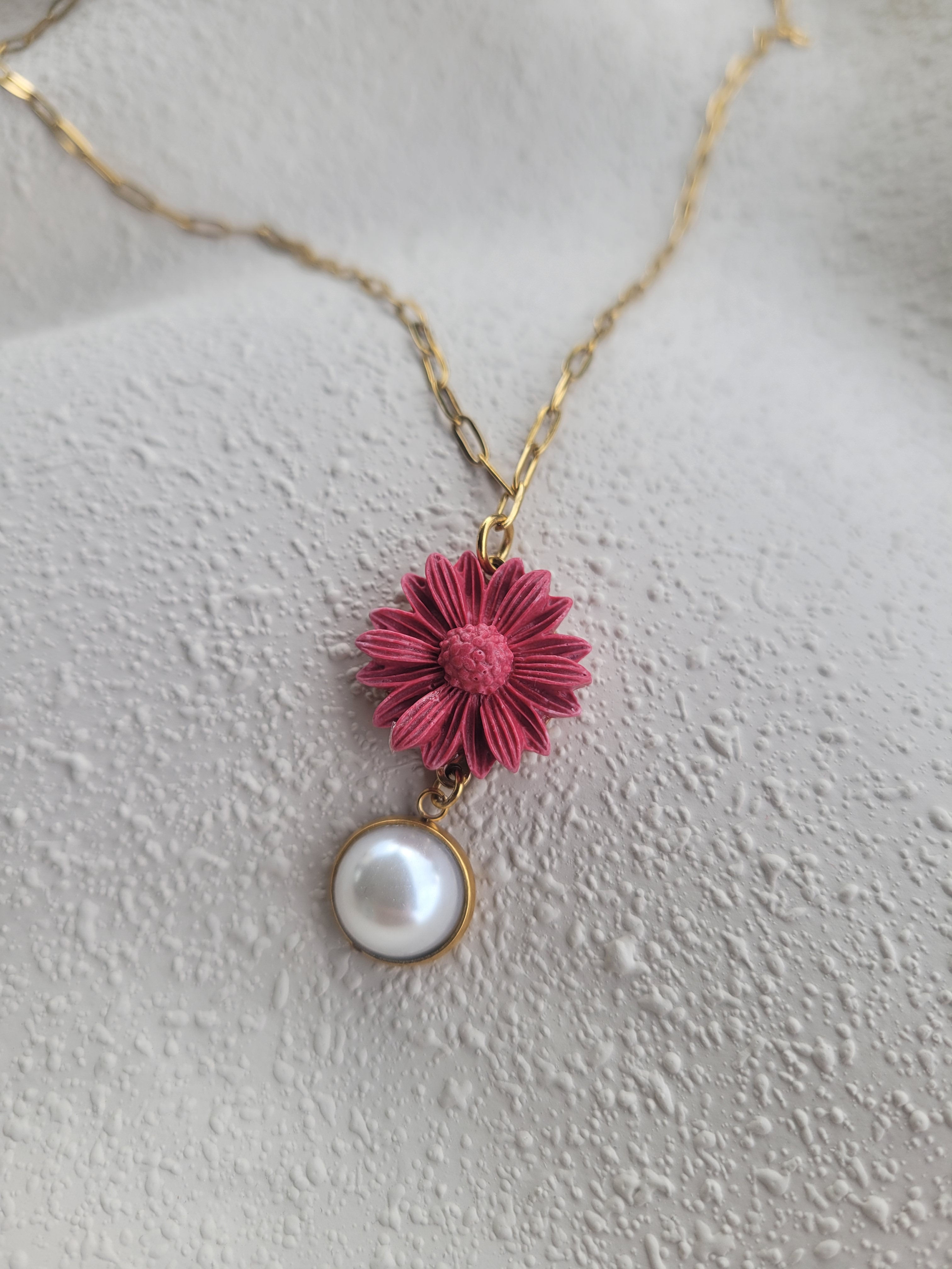 Winter Pink Daisy necklace by Eri de Sign