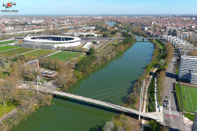 Passerelle Ile du Ramier par WORKING DRONE