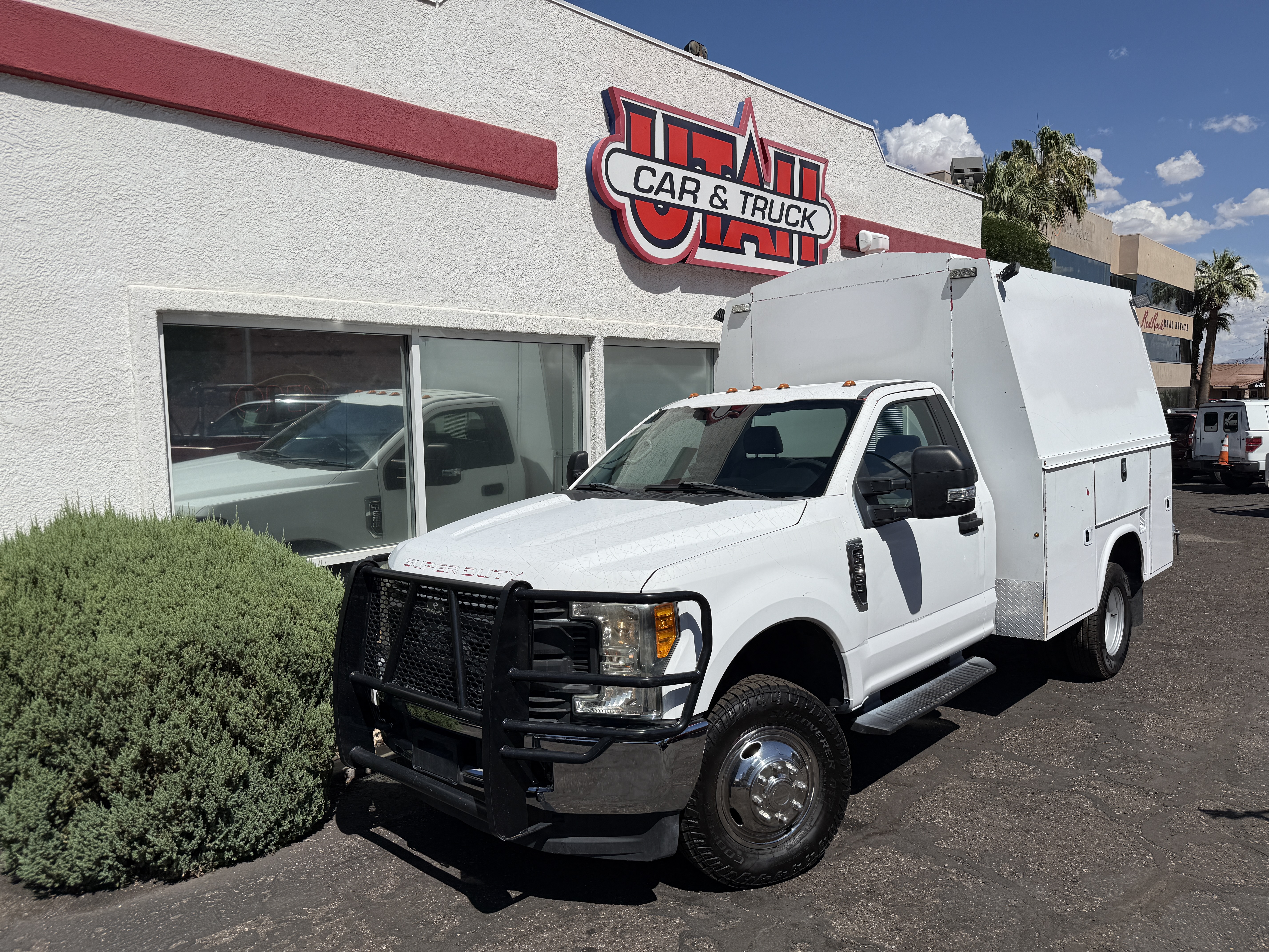 2017 Ford F-350 Super Duty Chassis Cab