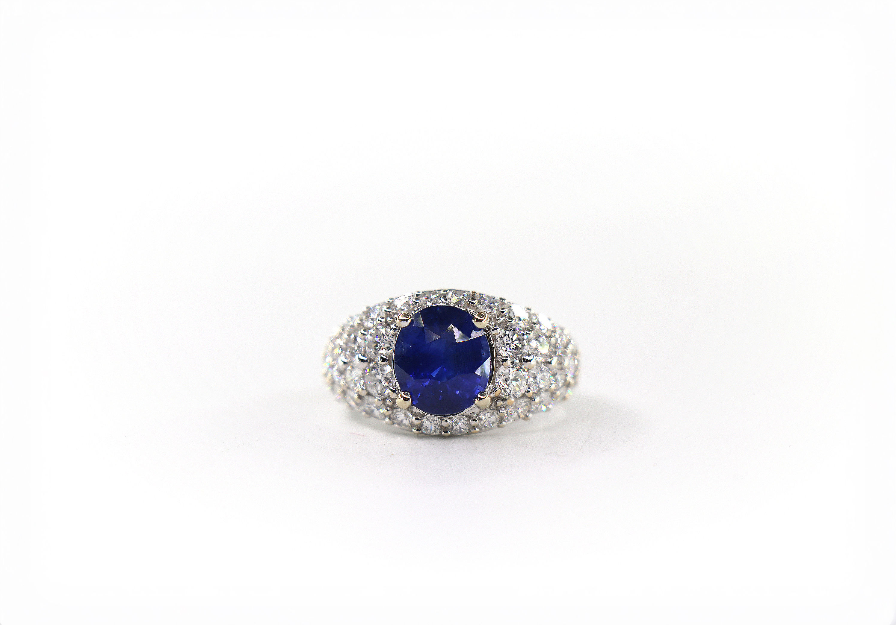 Sapphire Oval Cut Ring 18K White Gold, Sapphire & Diamonds, Size 6.5/ EU53