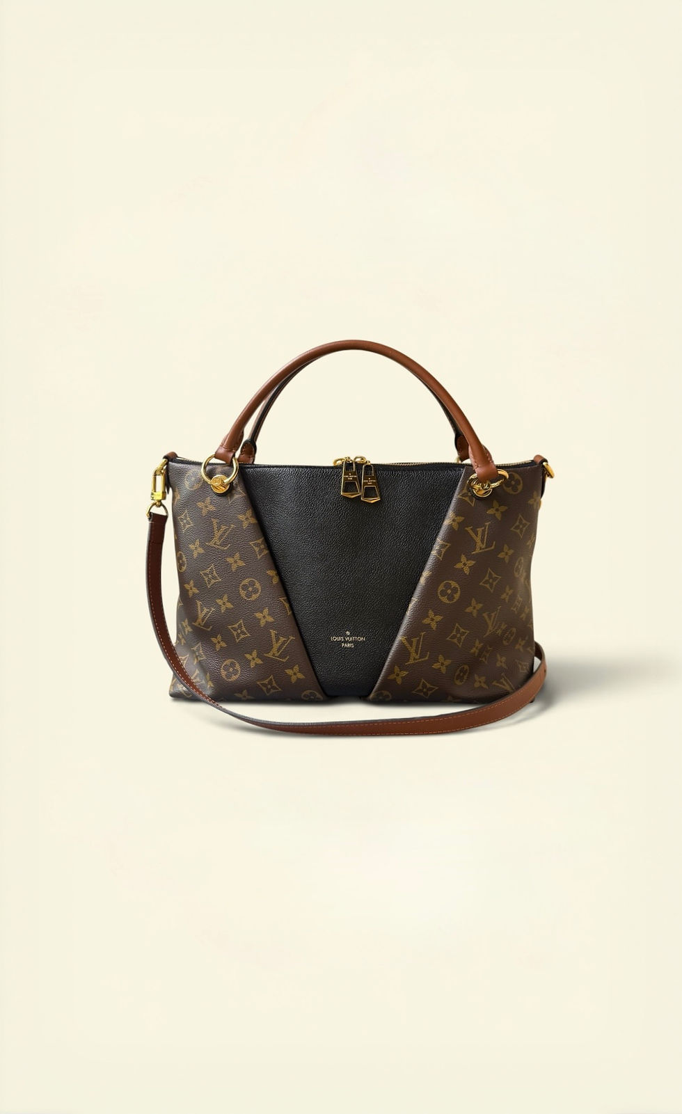 LOUIS VUITTON V Tote MM