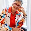 Suespeaks-29_edited.png