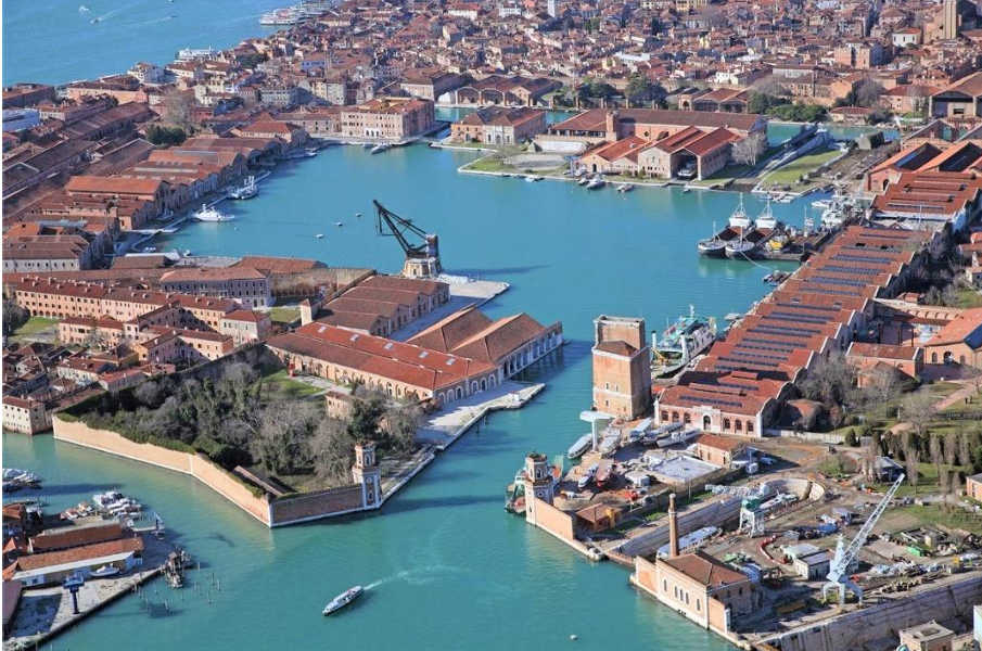 LA BIENNALE - VAL 170