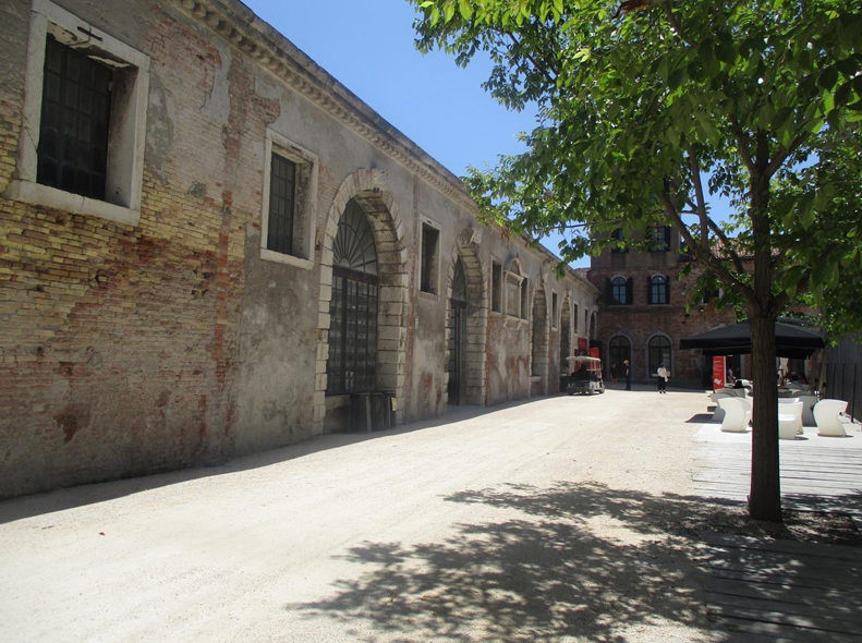 LA BIENNALE - VAL 171