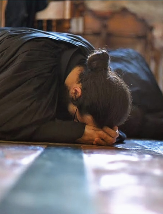 2014-0827-prostration_edited.jpg