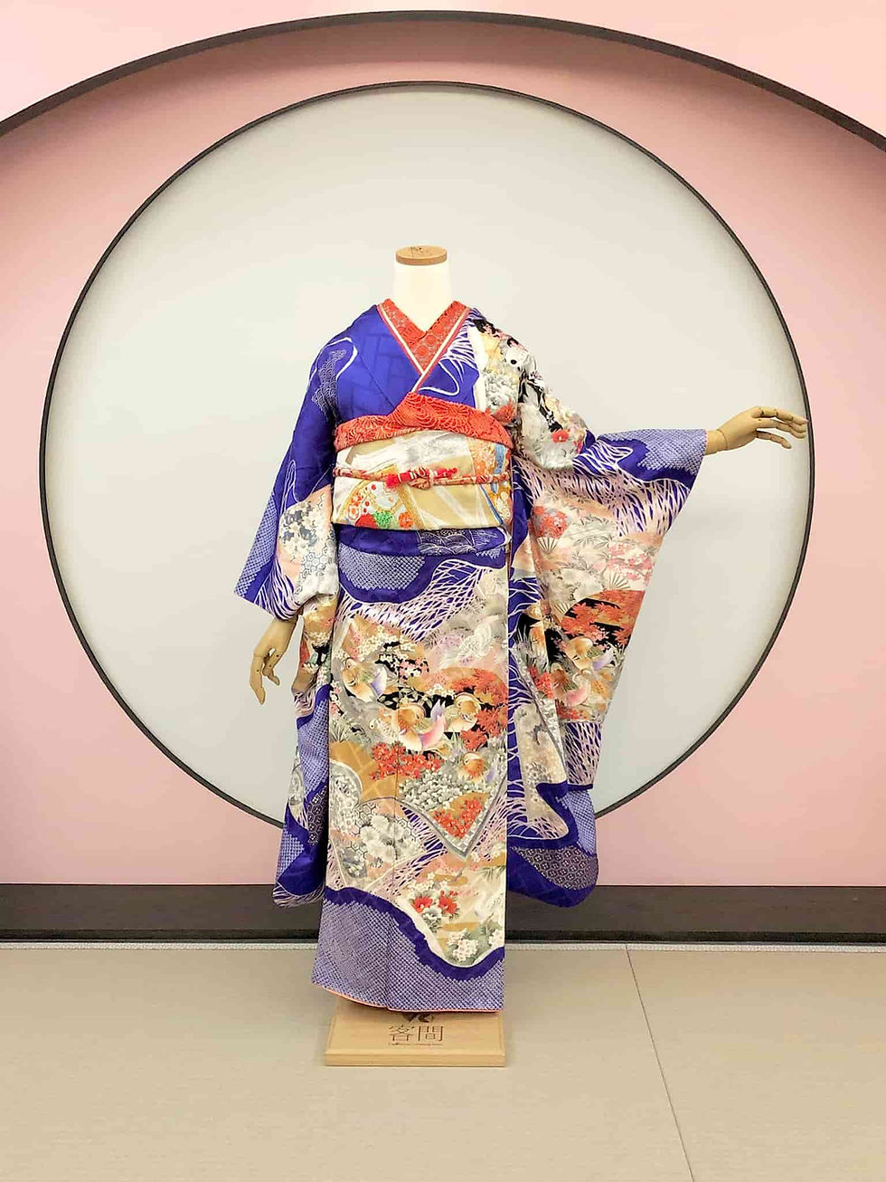サムネイル： 瑠璃色にオシドリ 絞りお振袖