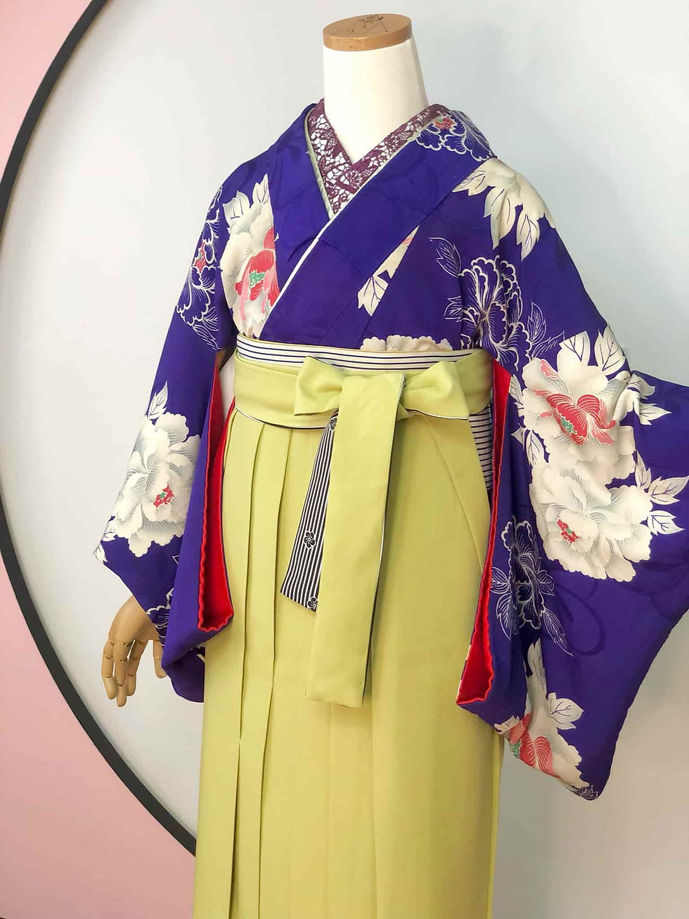 サムネイル： Antique 花紫地に白牡丹 お着物＆袴