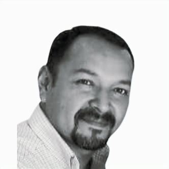 Lalo perfil_edited_edited.jpg